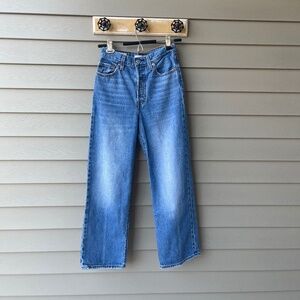 Levi’s rib cage straight